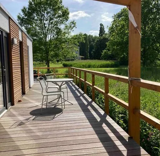 度假居 Tiny-teich-haus Auf Dem Rittergut 布隆贝格